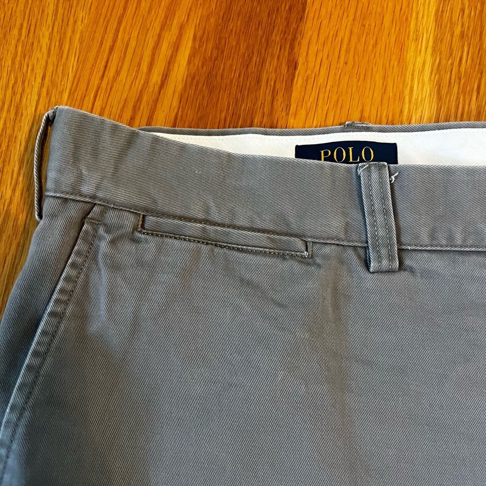 Polo Ralph Lauren Men's Classic Fit Grey Flat Front Chino Shorts Size 48B - Picture 3 of 10